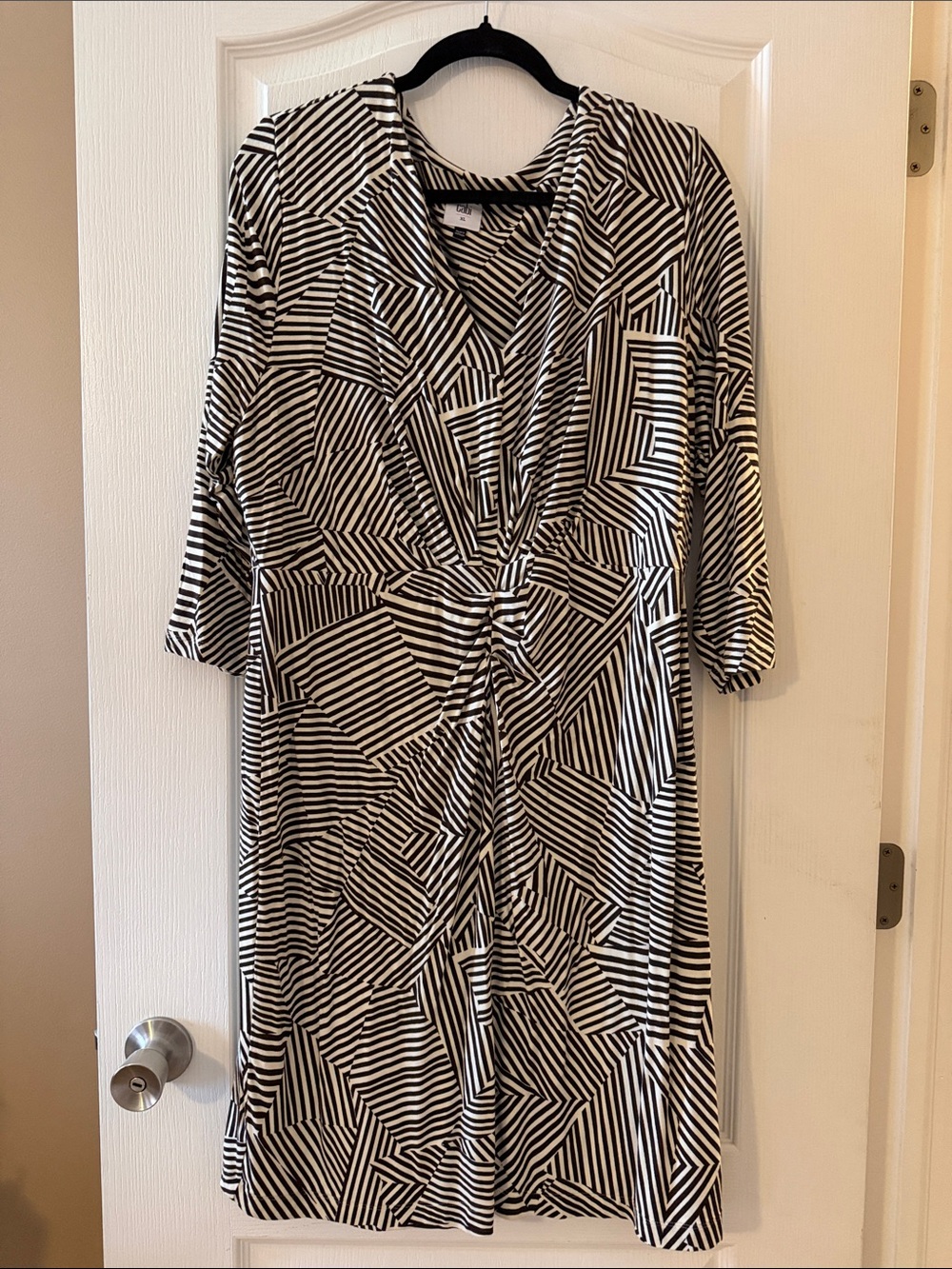 Cabi Black and White Geometric Twist-Front Women's Dress